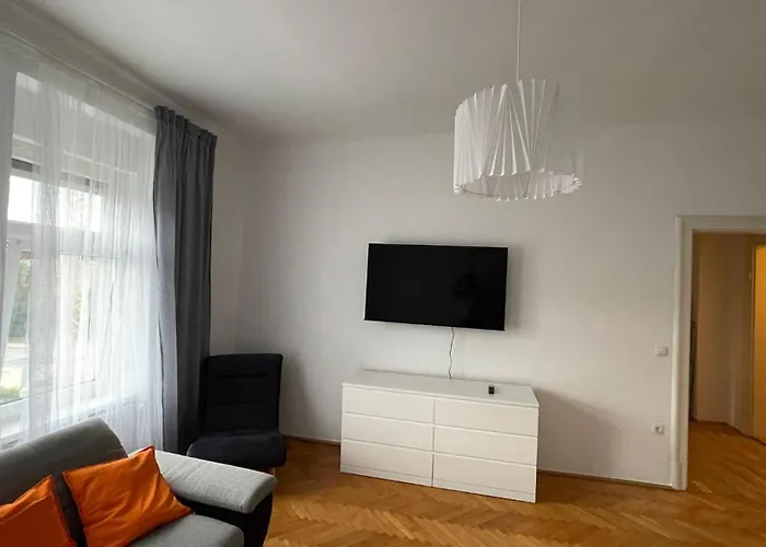 Junior Eleven Apartment